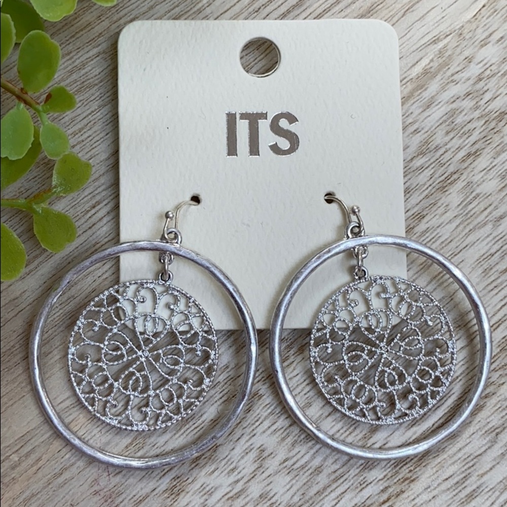 🎉HP🎉 ITS Circle Filigree Earrings 💗 Silver